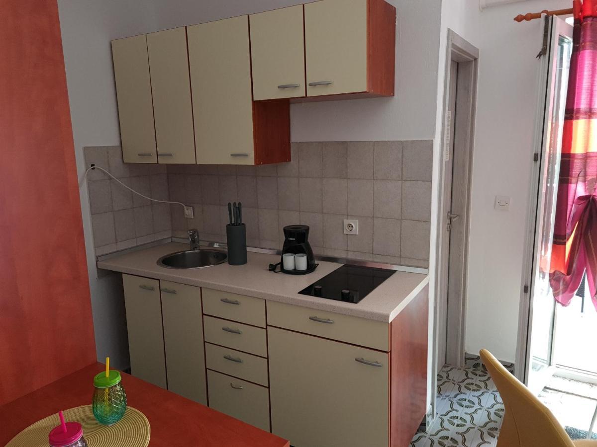 Apartments Dorotea Novalja Buitenkant foto