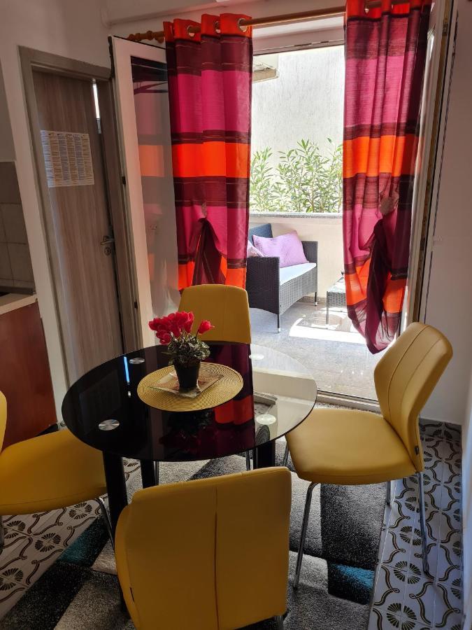 Apartments Dorotea Novalja Buitenkant foto