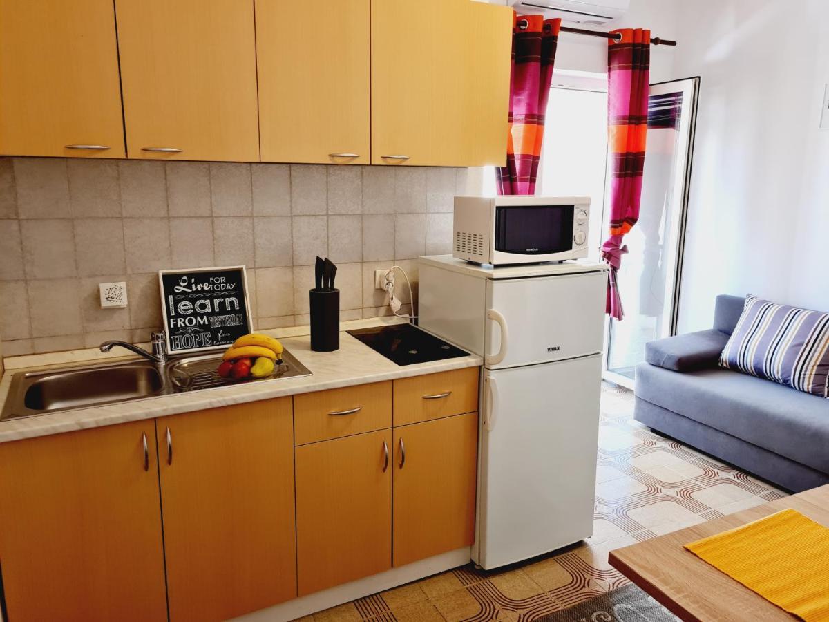 Apartments Dorotea Novalja Buitenkant foto